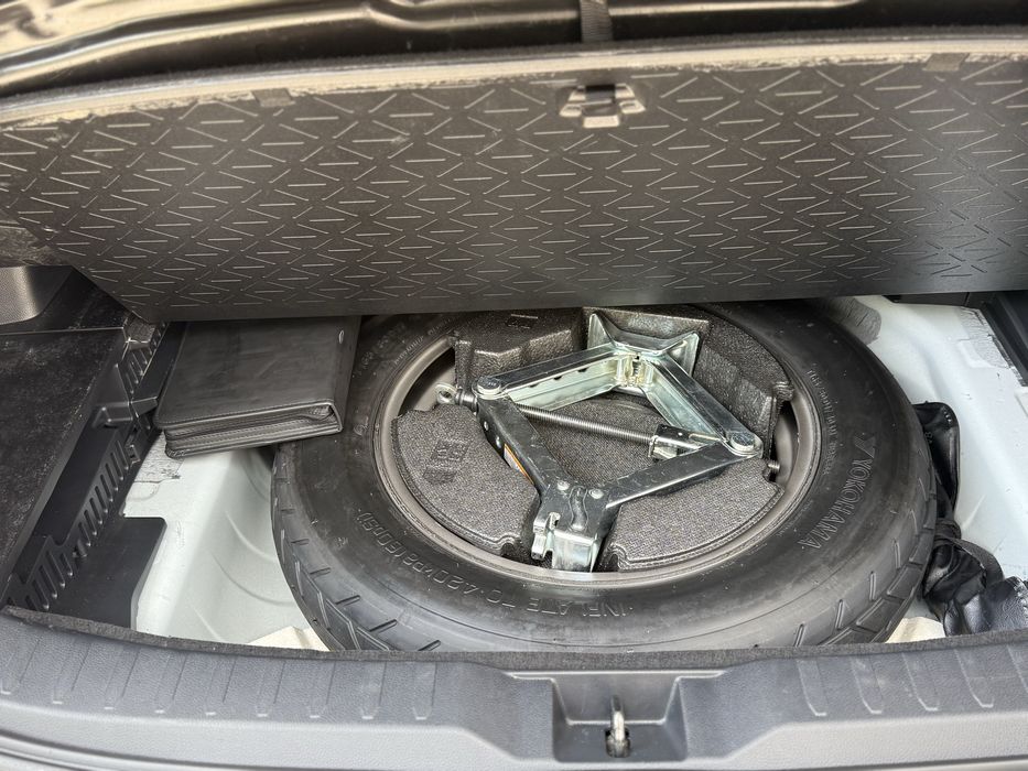 Офіційний ціленький Toyota Rav 4