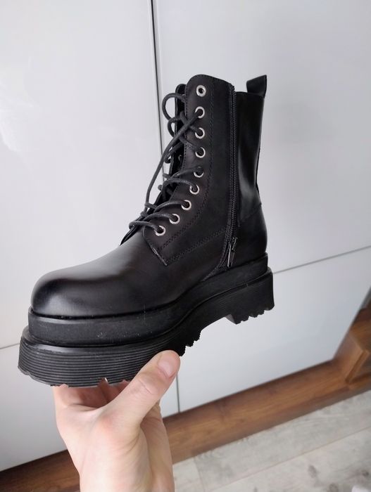 Жіночі шкіряні черевики Cult