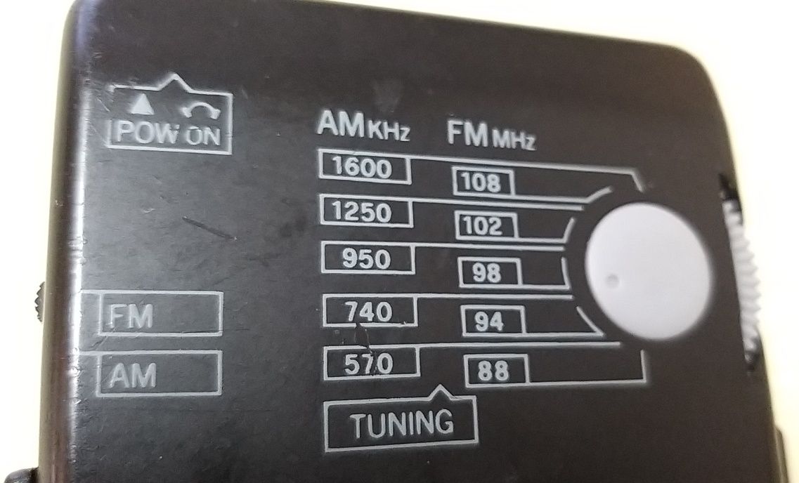 Mini Rádio Solar Portátil.