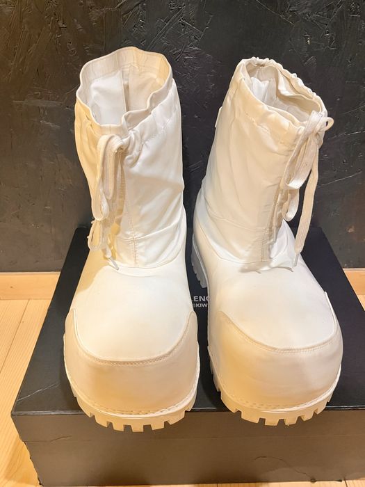 Balenciaga alaska