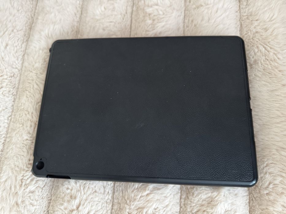 Etui z Klawiaturą Bluetooth do iPad - Czarne