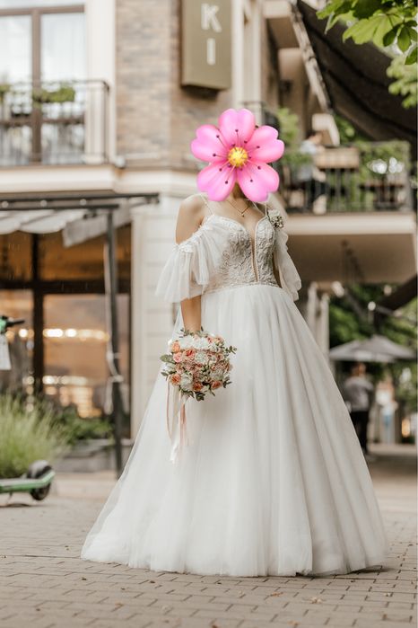 Весільна сукня, білого кольору