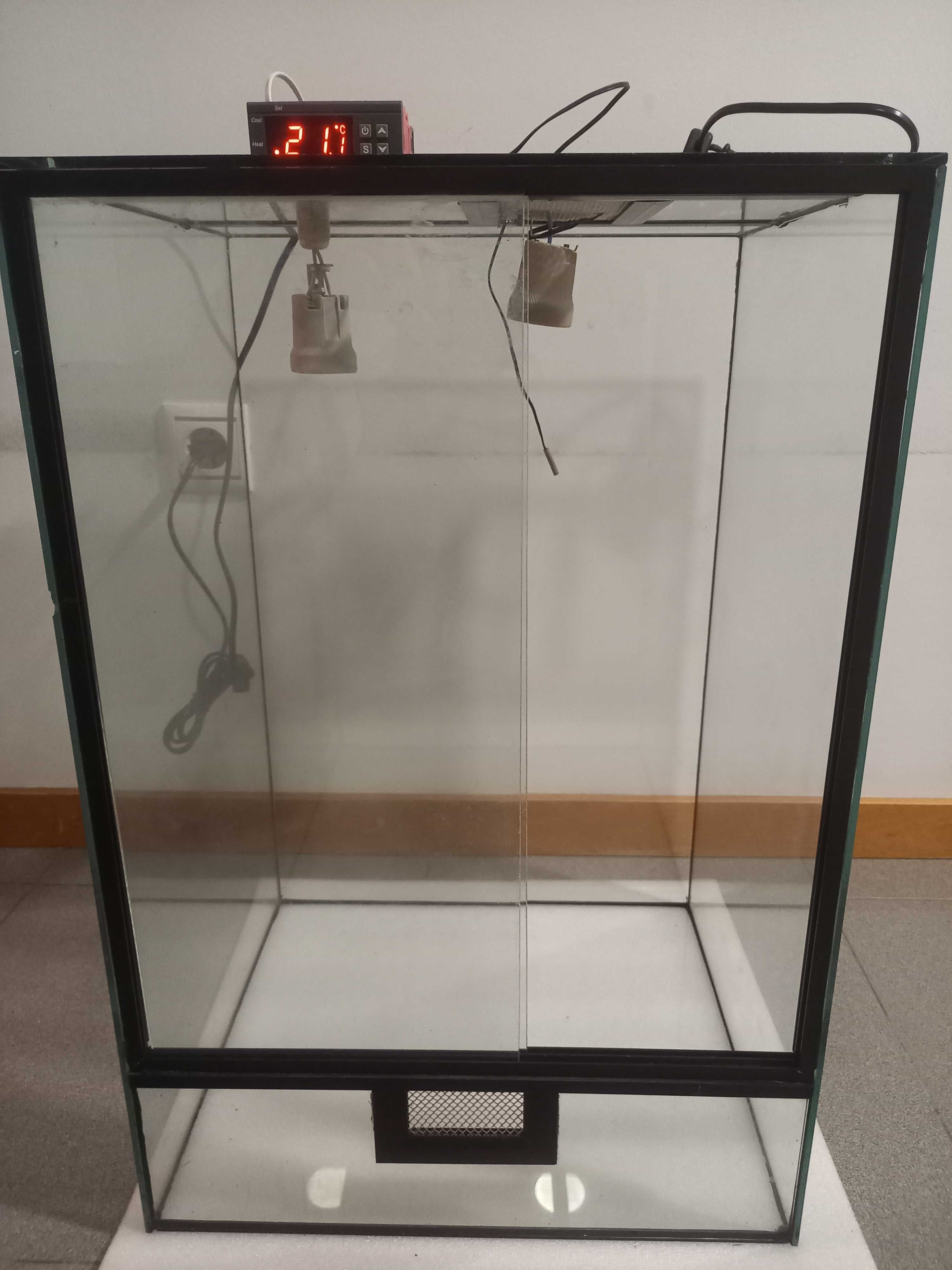 Terrário / Reptilário para Répteis (altura 60cm x 40cm x 35cm)