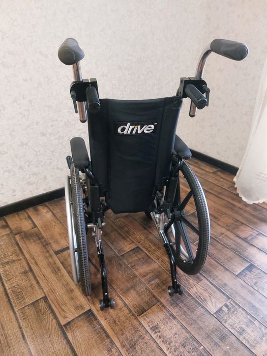 Детская инвалидная коляска (Германия)