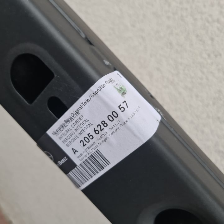 SANKI PRZOD TRAWERSA MERCEDES C W205 E W213 W238 CLS W257 NOWA ORYGINALNA 2056280057 BELKA PRZOD