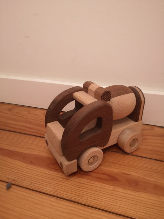 Brinquedos em Madeira