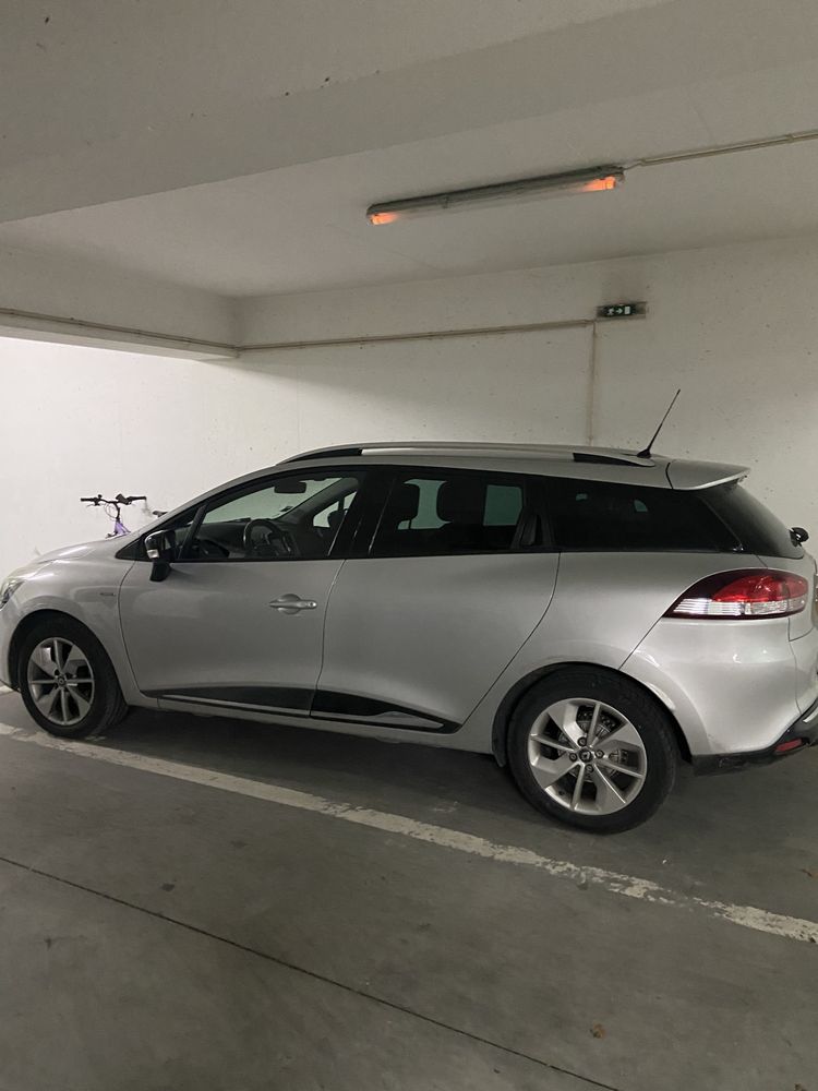 Renault Clio 2016 - carrinha - Versão limited - económico