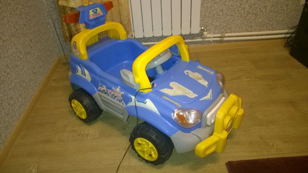 Детский автомобиль на аккумуляторе