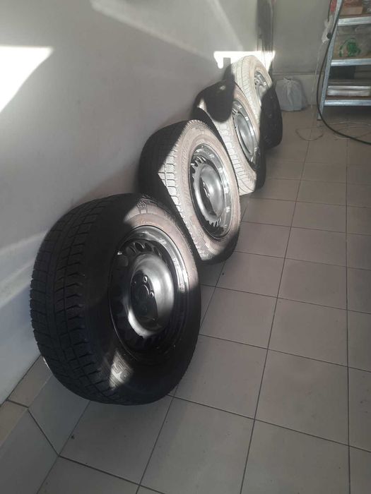 Зимові шини Roadstone 225/65/R17  (Корея)