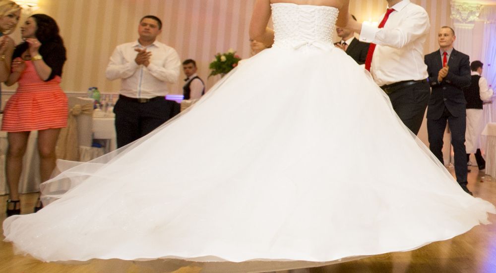 Piękna suknia ślubna relevance bridal broadway rozmiar S roz. 36