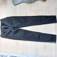 Spodnie czarne zamki