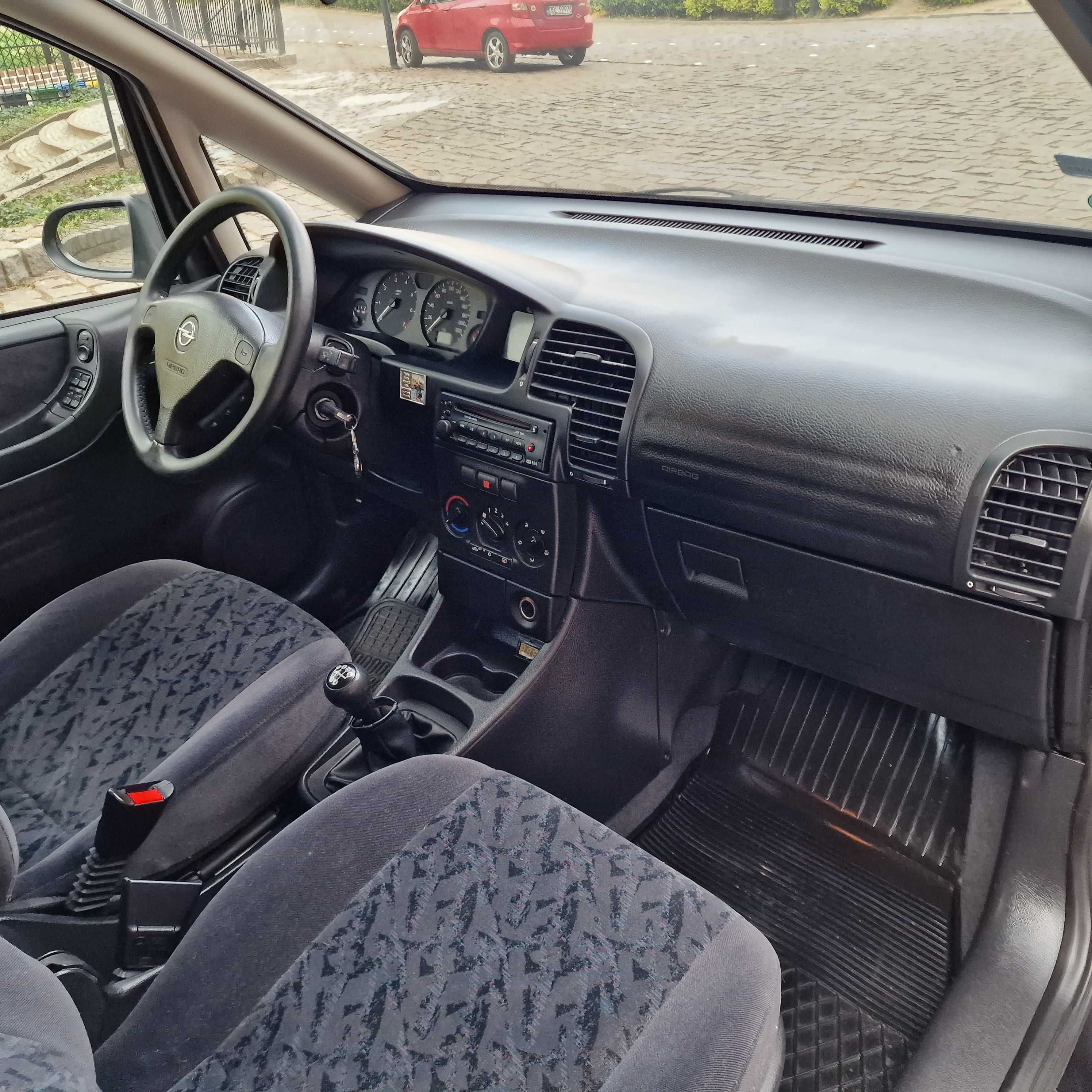 Opel Zafira 1.8 Benzyna, 2 KLUCZYKI, KLIMATYZACJA, Zadbany