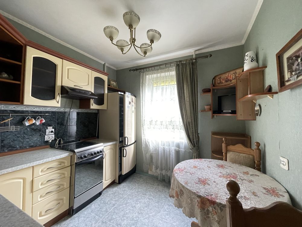 Продаж 2 х кімн квартири 53 м2  центр Вишневевого
