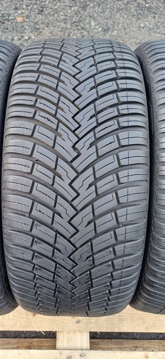 225/40R18 92Y PIRELLI , komplet opon wielosezonowych.