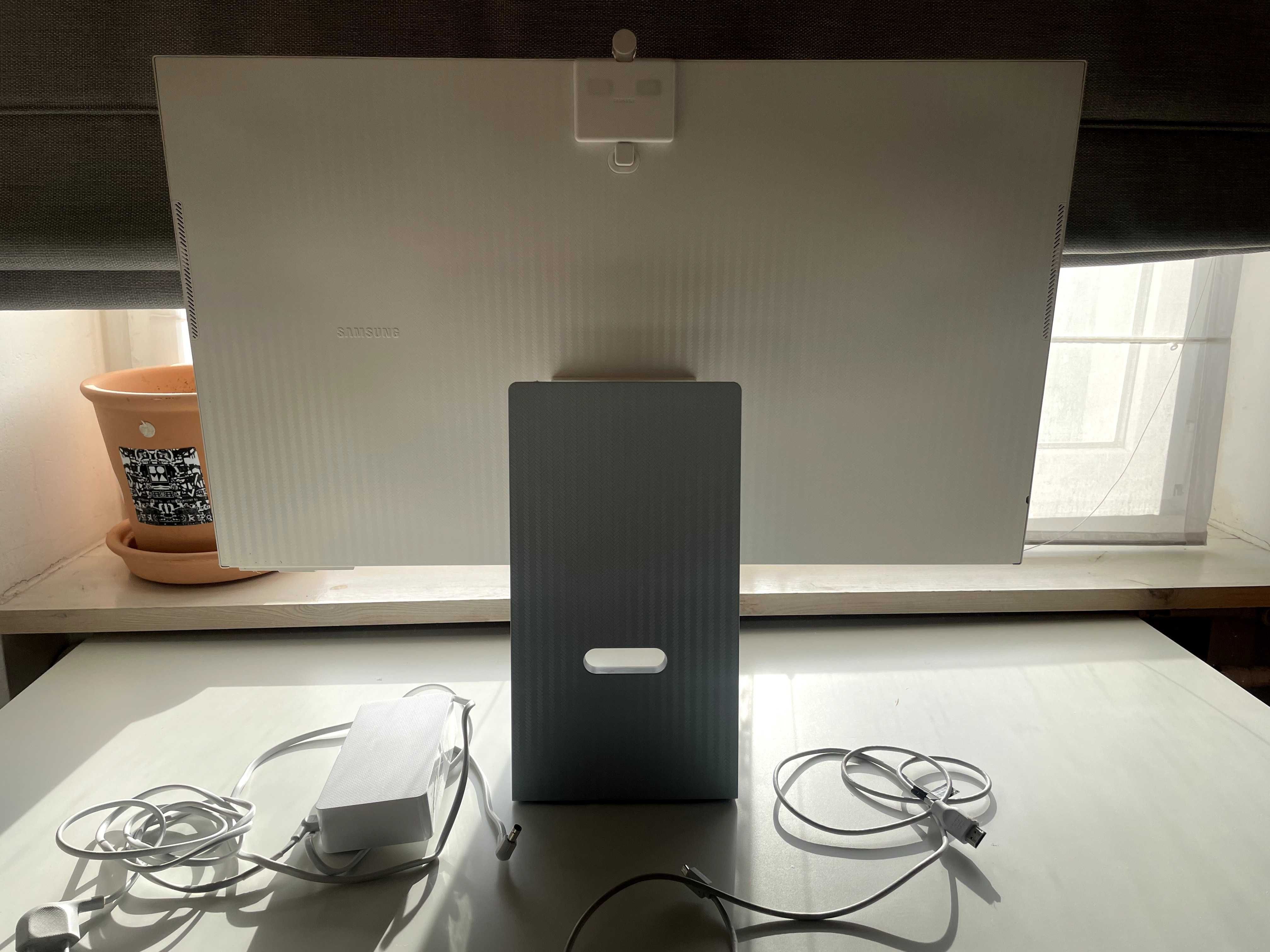Samsung Smart Monitor M8