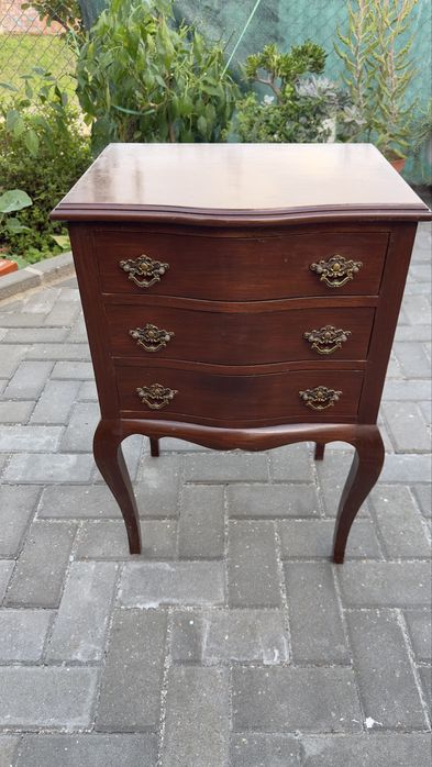 Mesinha de hall muito antiga