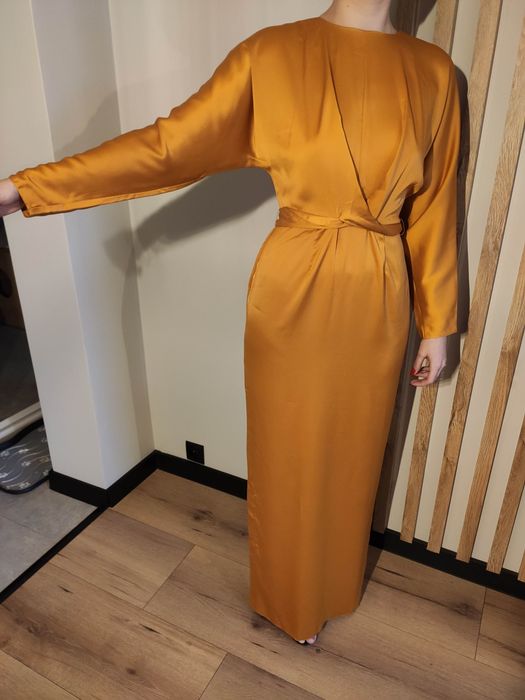 Piękna musztardowa pomarańczowa sukienka suknia na wesele studniówkę