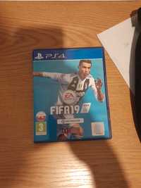 FIFA  19 PS4  używana