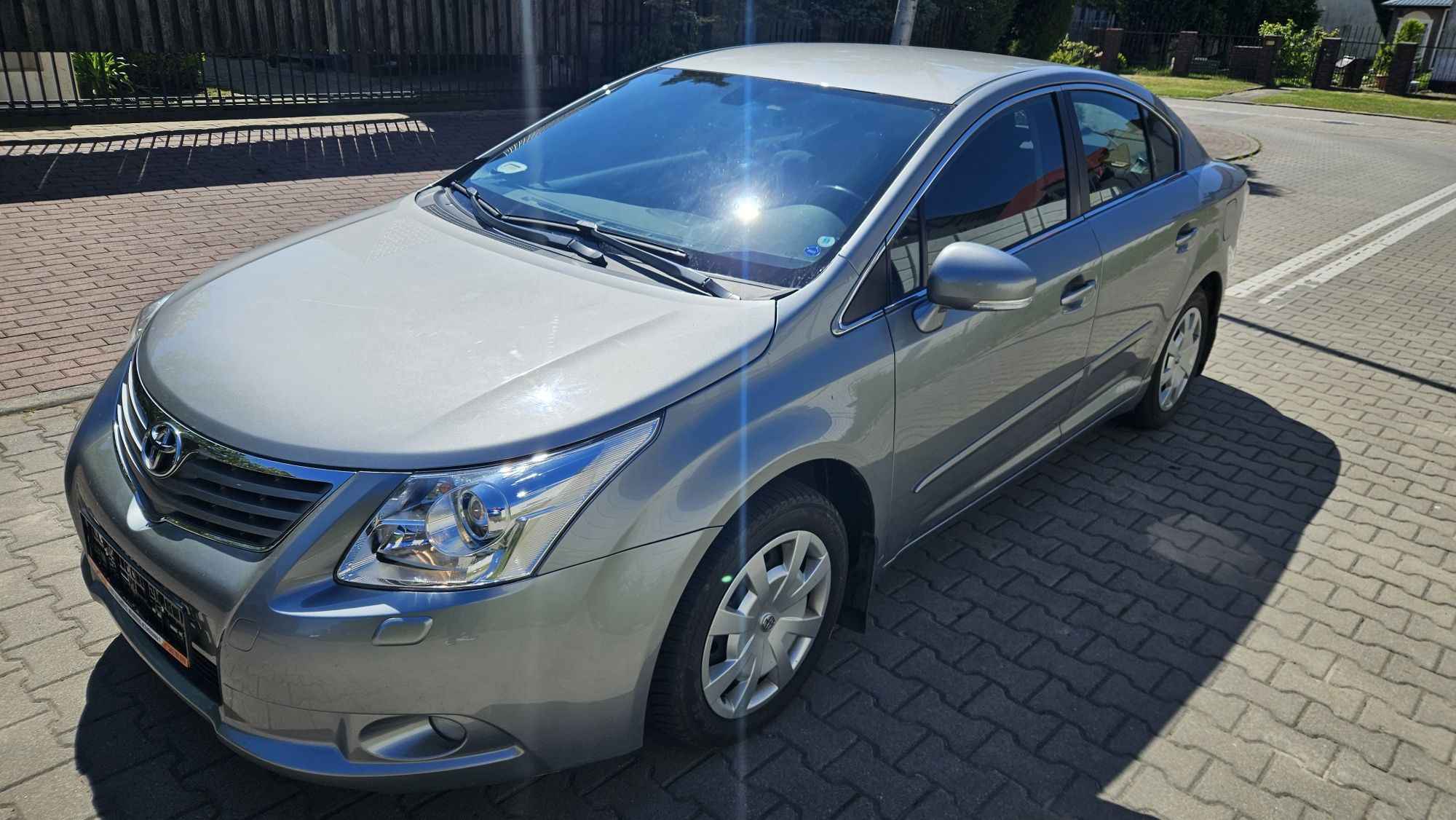 09 śliczna TOYOTA AVENSIS 1,8 150KM rej w Polsce bogata wersja