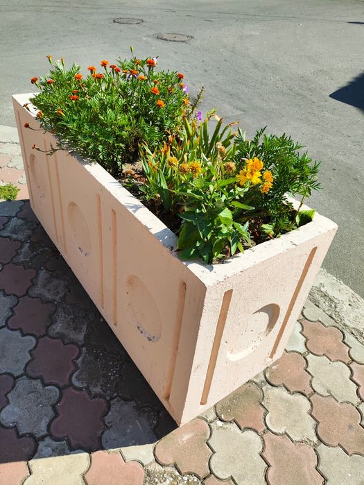 Вазон из бетона для улицы 150/50/70