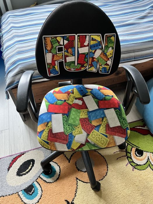 Krzesło biurkowe, obrotowe dla chłopca i dziewczynki