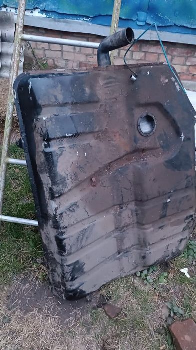 Бензобак від НИВИ