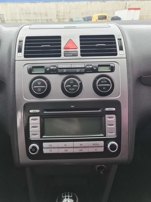 VW touran 1.6 mpi +газ добрий стан