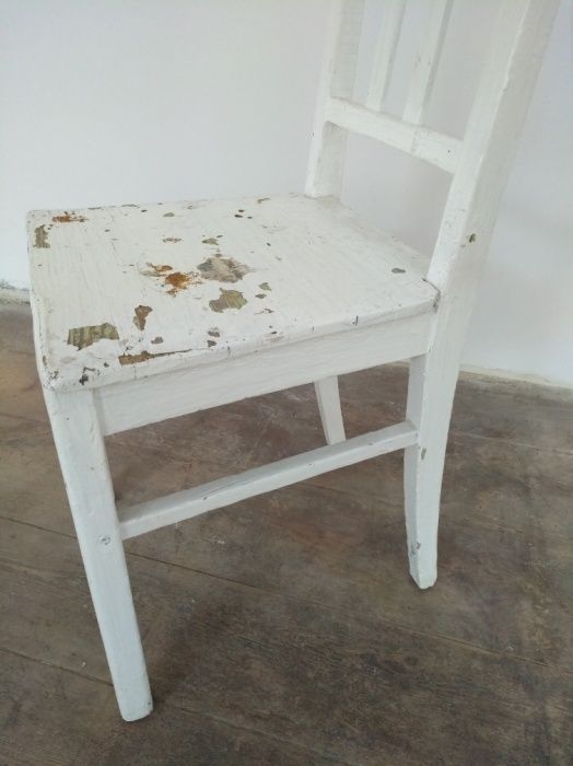 krzesło białe drewno vintage stare do renowacji