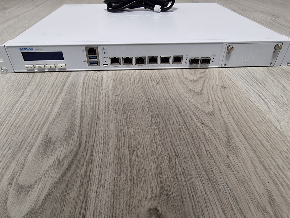 Firewall Sophos XG210