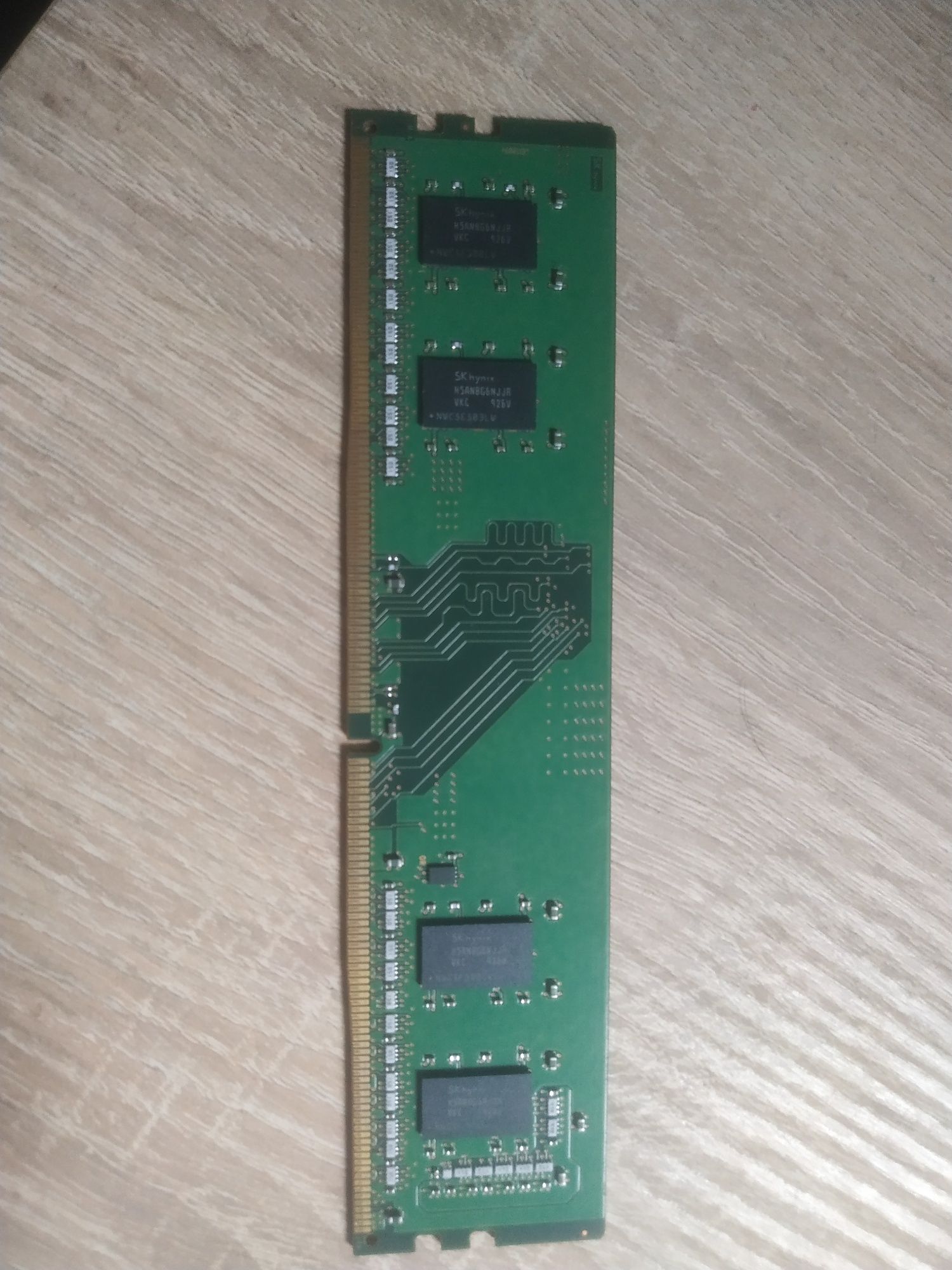 Продам оперативку ddr4 2666 одна планка