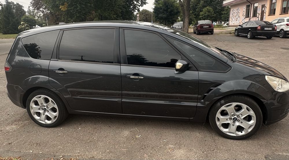 Продам чудовий сімейний автомобіль !!!