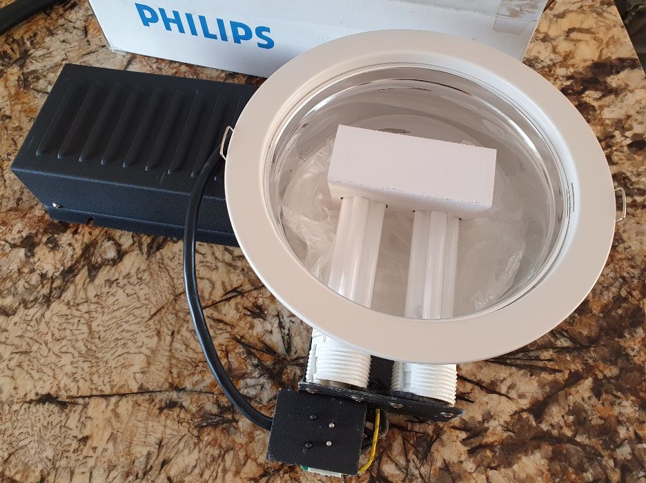 Nowa Lampa sufitowa PHILIPS LBH020 z żarówkami, zasilaczem - do zabudo