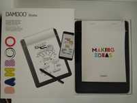 Notatki papierowe widoczne na smartfonie tablet graficzny Bamboo Wakom