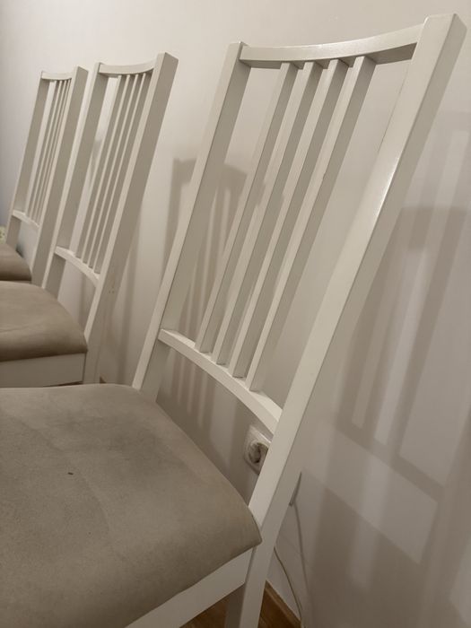 Vendo conjunto de 4 cadeiras para mesa de jantar