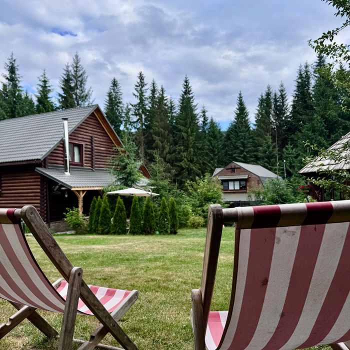 Затишний дерев'яний будиночок у тиші лісу на 4+2 осіб