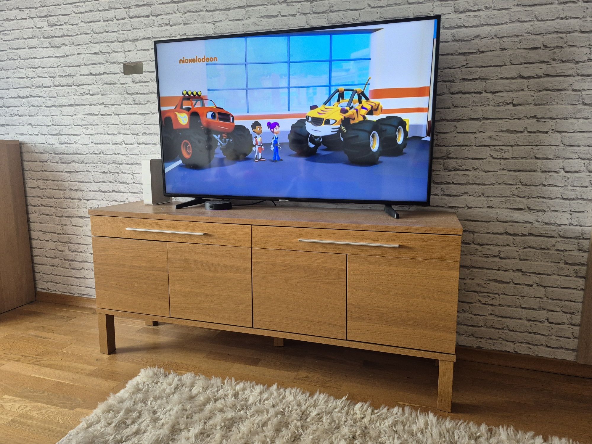 Szafka pod telewizor