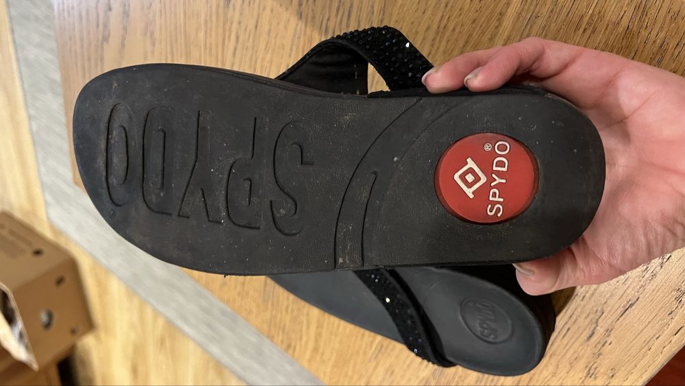 Czarne Klapki Japonki damskie 39 koturny 4 cm Spyto