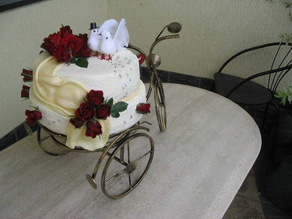 Stojak do tortów - rowerek trójkołowy.