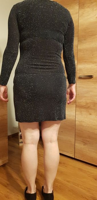 Sukienka przylegająca szary grafit z połyskująca nitka srebrną sexy