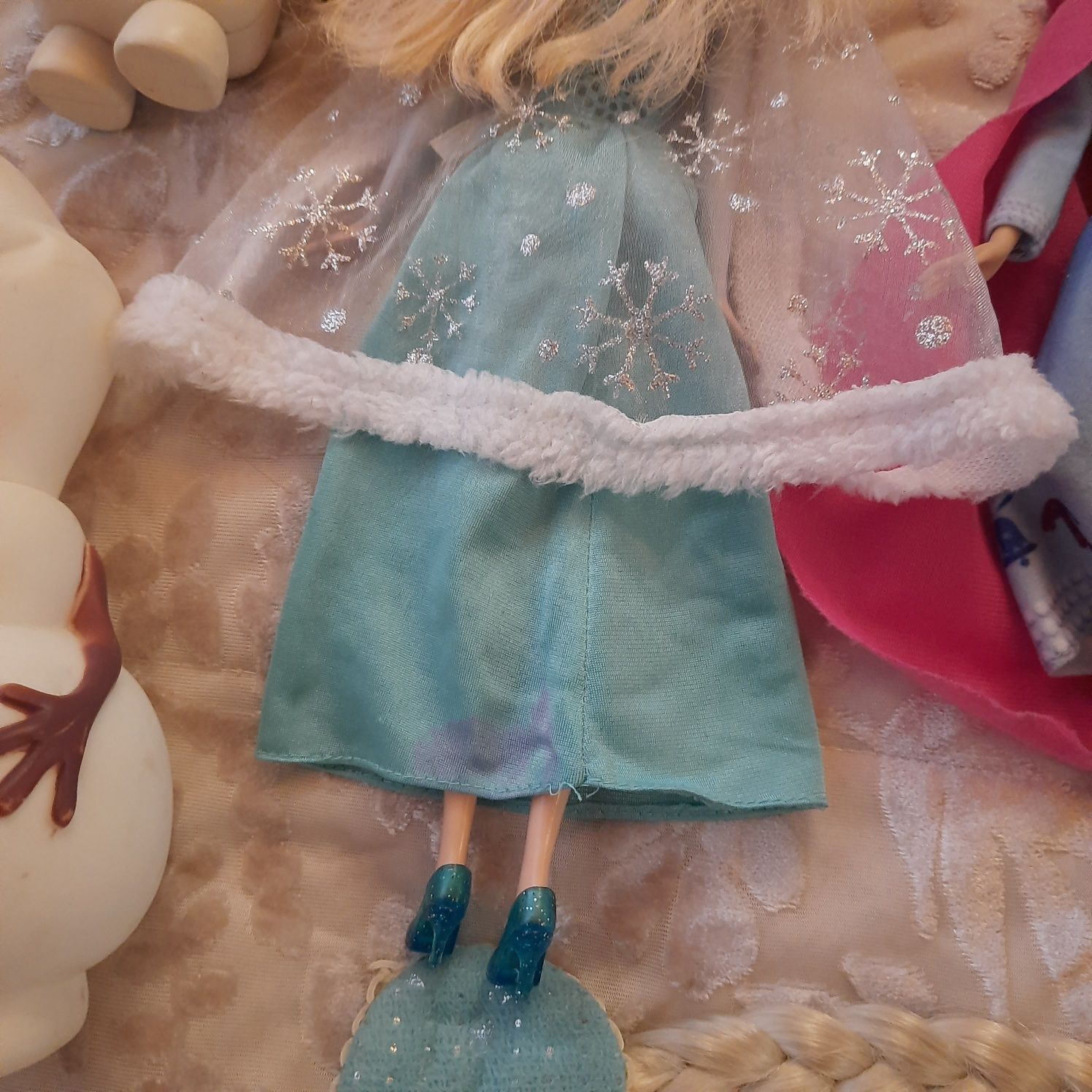 Kraina lodu komplet. Elza śpiewa po polsku I Anna , Olaf I sanie.
