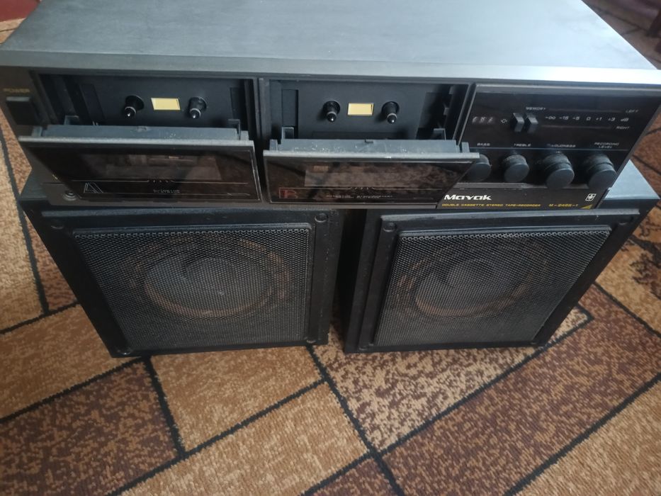 Маяк 249s1 в робочому стані з колонками.