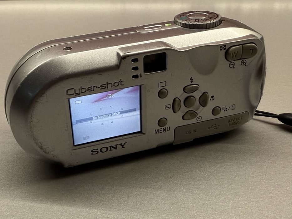 Aparat cyfrowy  Sony Cyber-Shot DSC-P73 4.1 MP 3x zoom