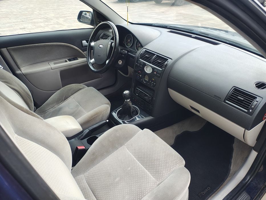 Ford Mondeo mk3 1.8 16V LPG GHIA