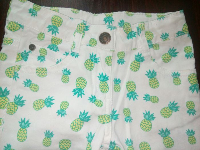 Spodnie cienkie na lato w ananasy r.104 Lupilu - NOWE