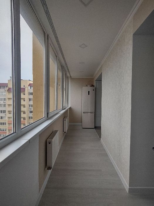 Продам 2-х ком квартиру на Сахарова  в кирпичном  доме