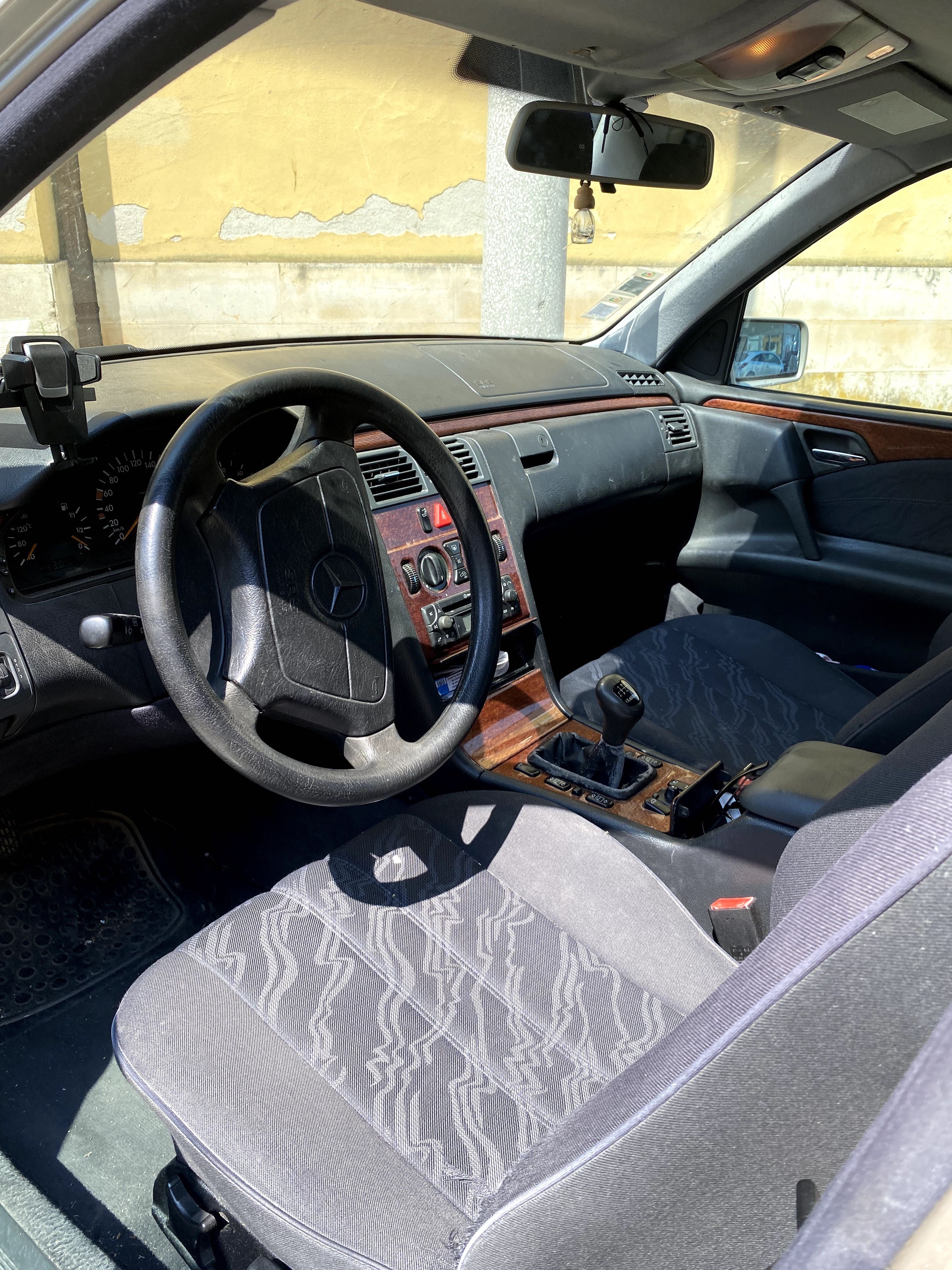 Mercedes Benz 220
