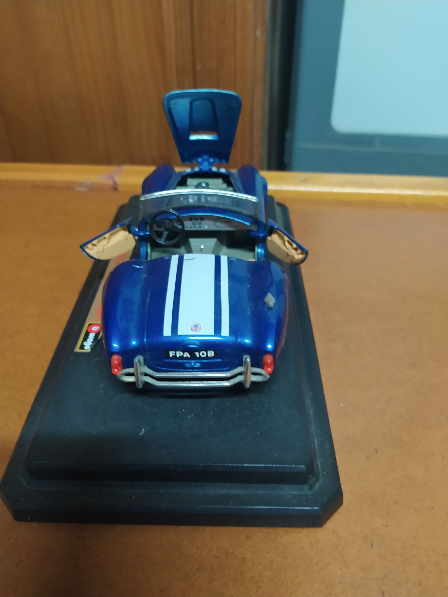 Miniatura automóvel colecionável, 20 cm, marca Burago Shelby Cobra 427