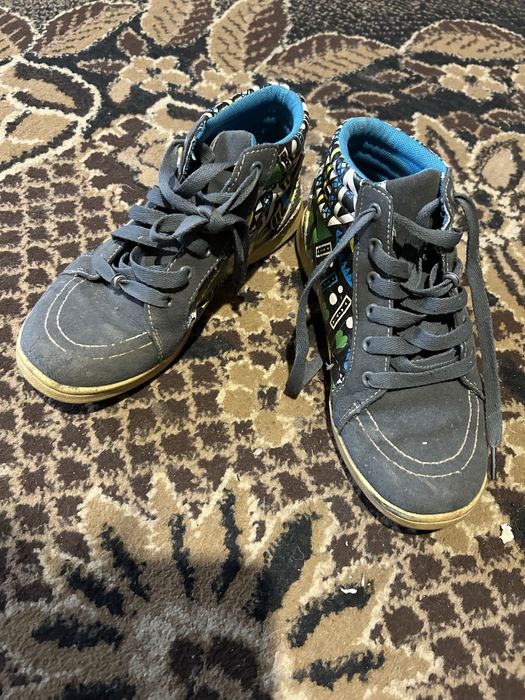 Продам дитячі ботинки