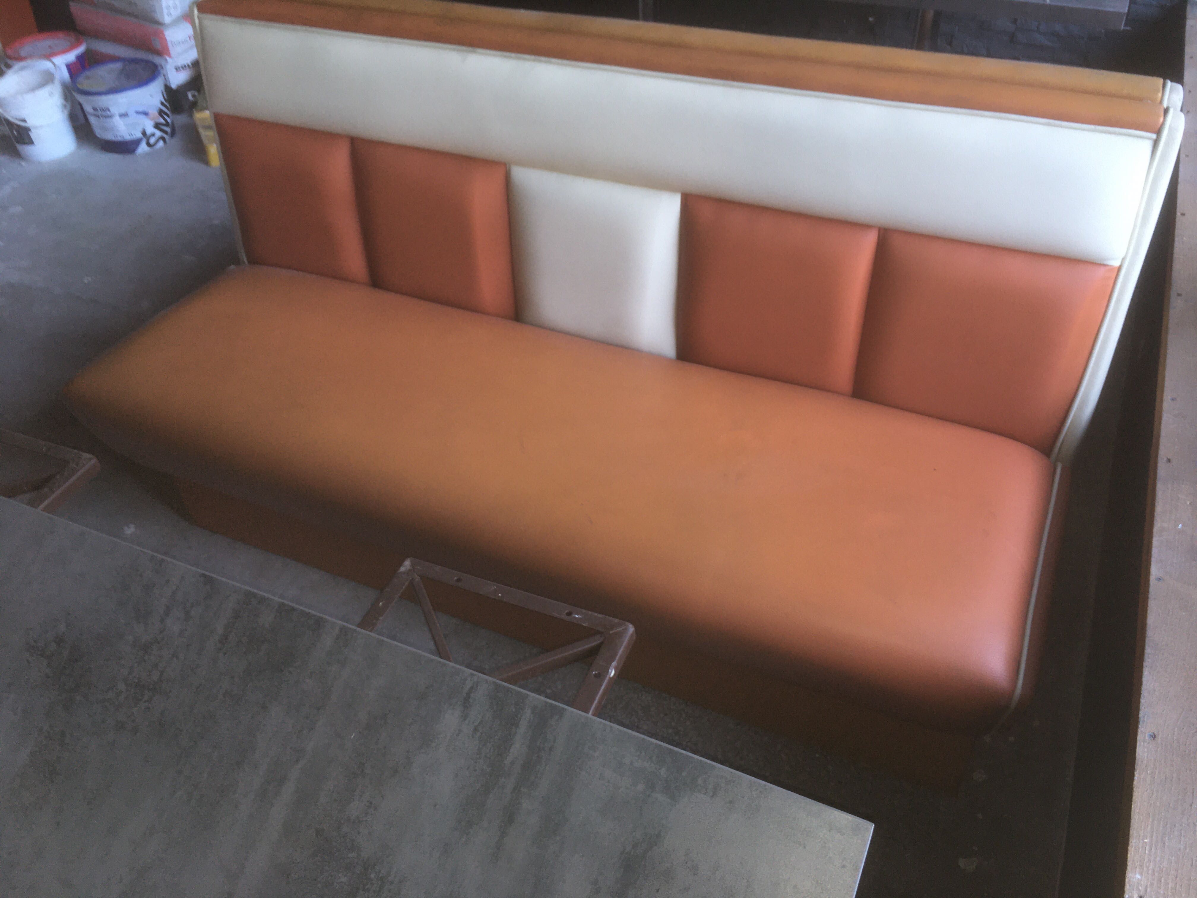 Loże barowe sofy stoły siedziska do restauracji