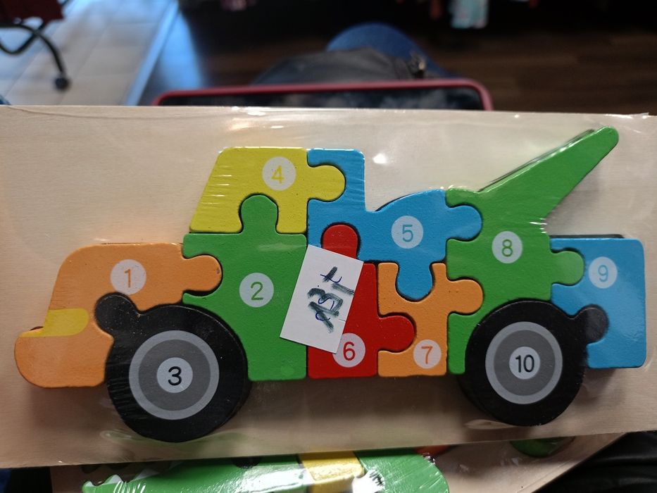 Drewniana układanka auto wyścigowe